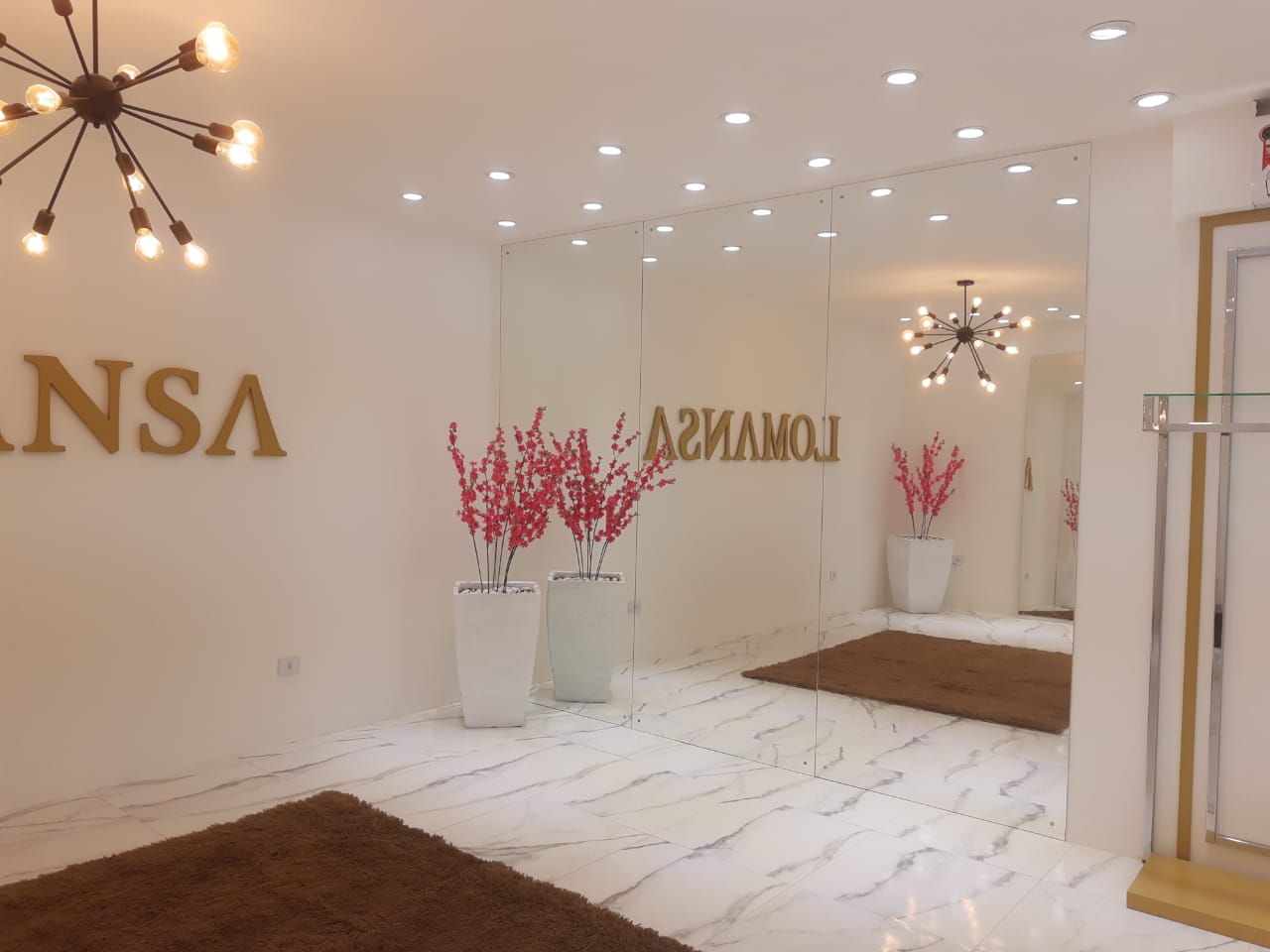 Showroom Fênix com área de atendimento