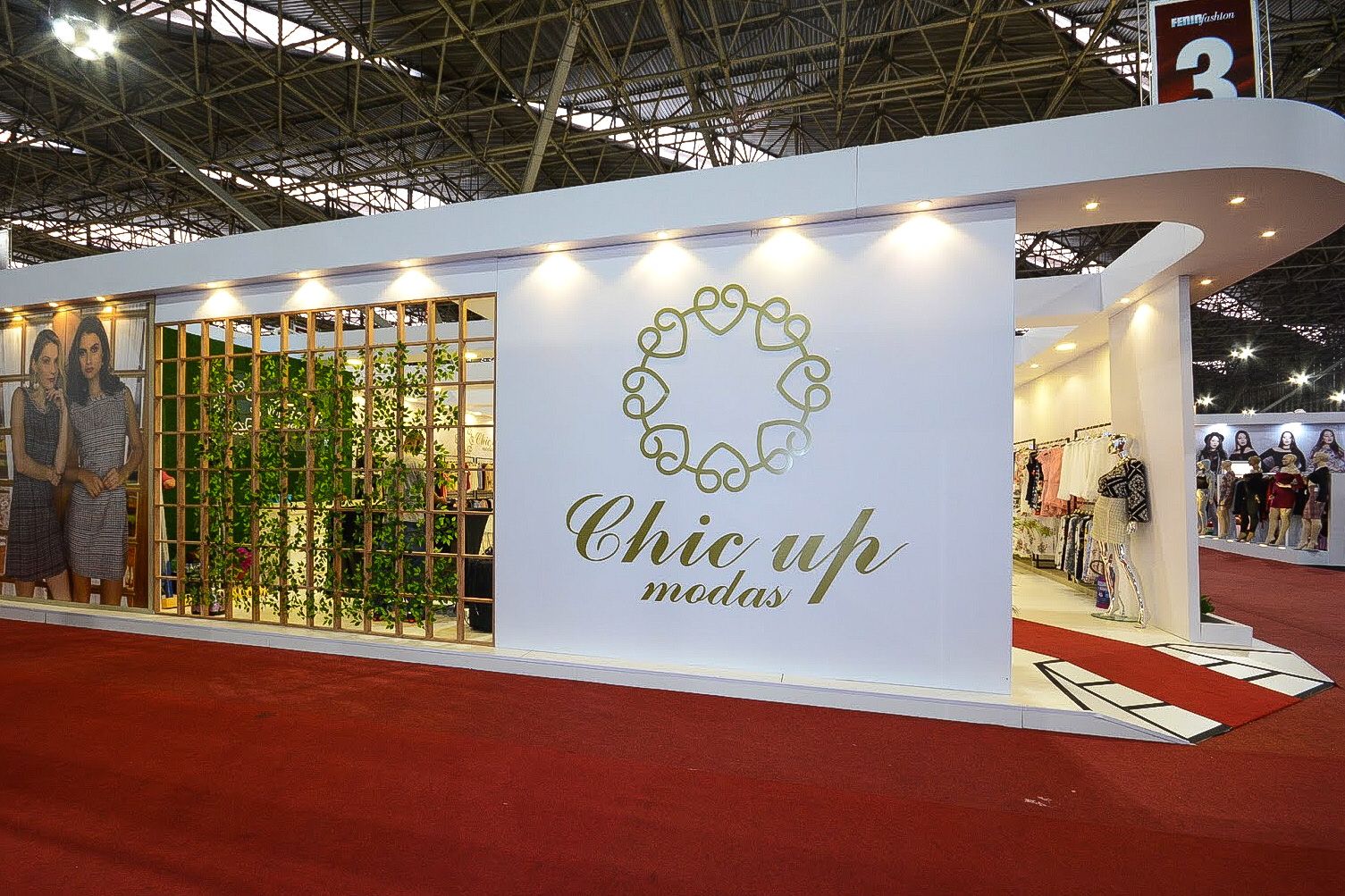 Stand com comunicação visual aplicada